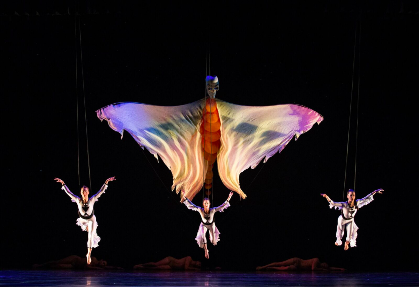 MOMIX brings the spirit of the Southwest to NYC