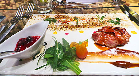 Generations Riviera Maya - Dinner at Wine Kitchen - Glazed duck salad, cherry tomatoes, arugula and berries compote